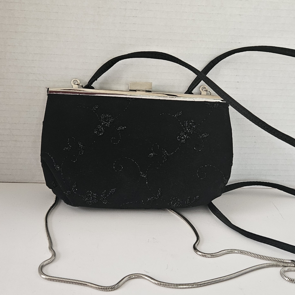 Liz Claiborne Black Embroidered Clutch Bag With Shoulder Strap - Picture 4 of 9